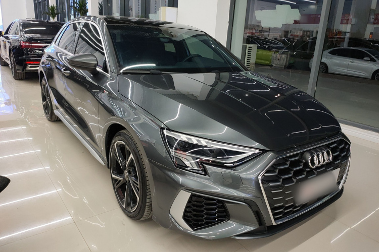 奥迪A3 2024款 Sportback 35 TFSI 时尚运动型车身外观3