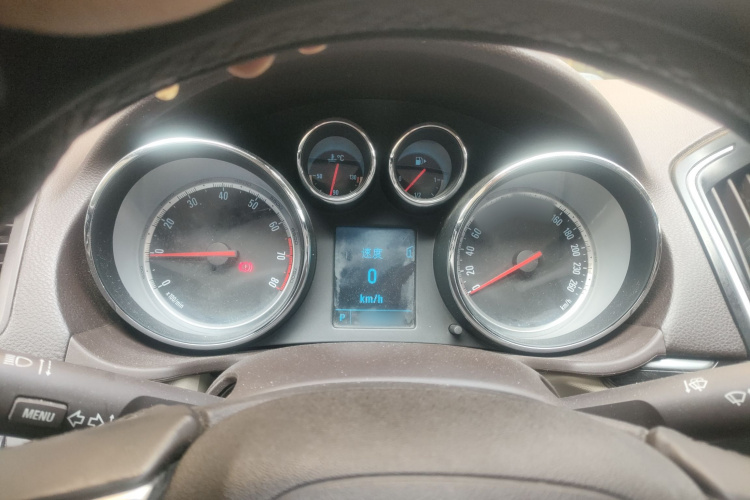 别克 君威 2015款 2.0L 领先时尚型局部细节14