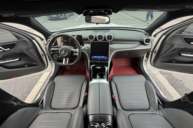 奔驰C级 2023款 C 260 L 运动版中控内饰7002