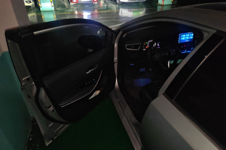 丰田 亚洲狮 2021款 2.0L 尊享版中控内饰20