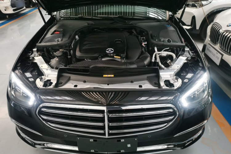奔驰E级 2023款 改款 E 260 L机舱底盘24
