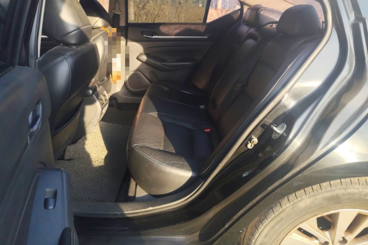 日产 天籁 2019款 2.0L XL 舒适版中控内饰7004