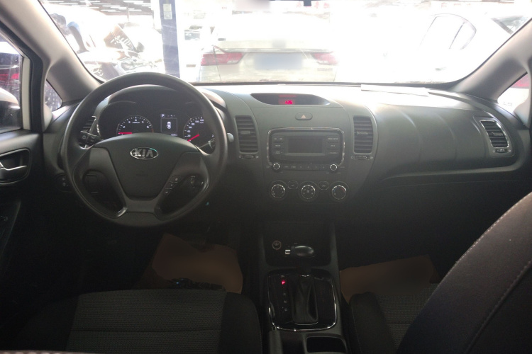 起亚K3 2016款 1.6L 自动天窗版中控内饰12