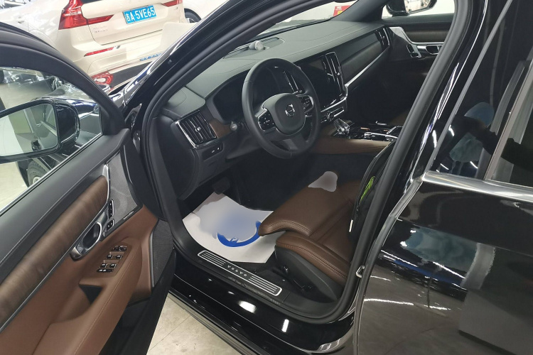 沃尔沃S90新能源 2025款 插电式混动 四驱长续航智雅豪华版局部细节19