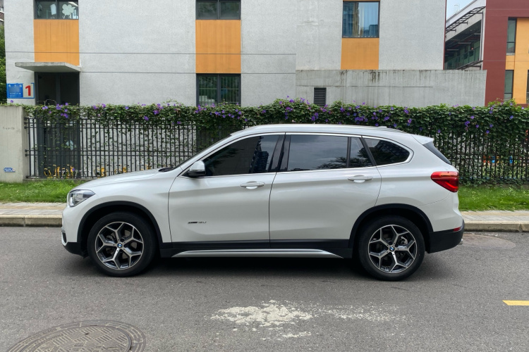 宝马X1 2018款 sDrive18Li 尊享型车身外观4