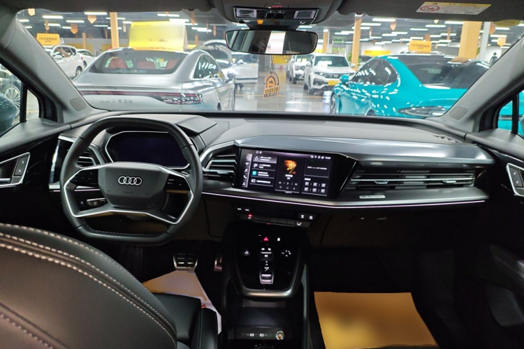 奥迪Q4 e-tron 2024款 40 e-tron 创行版中控内饰12