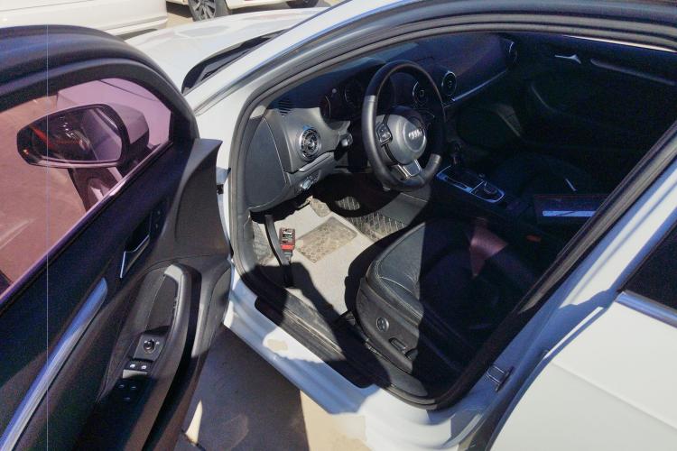 奥迪A3 2014款 Sportback 35 TFSI 自动时尚型中控内饰20