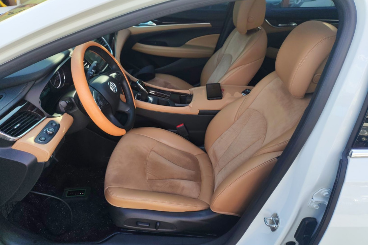 别克 君越 2016款 20T 精英型中控内饰19