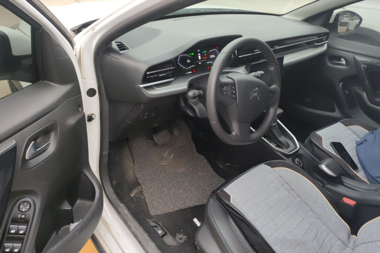 雪铁龙C3-XR 2021款 190THP DCT致尚版中控内饰20