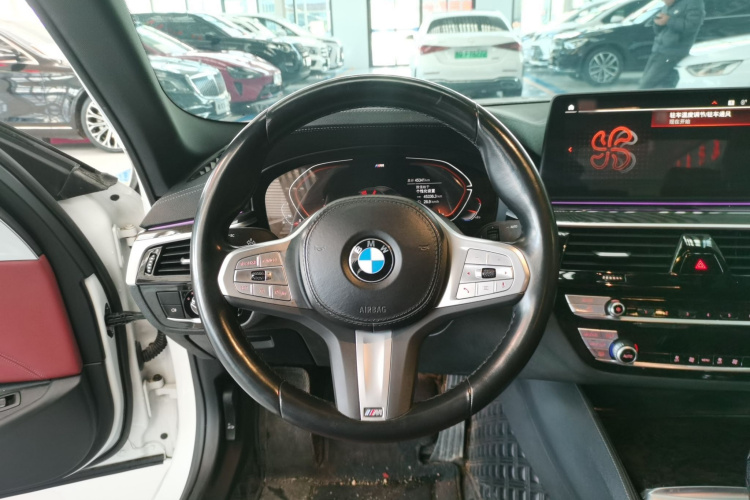 宝马5系 2022款 改款二 525Li M运动套装中控内饰13