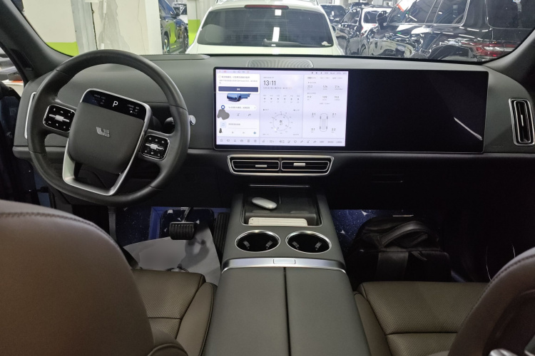 理想汽车 理想L9 2022款 Max中控内饰12