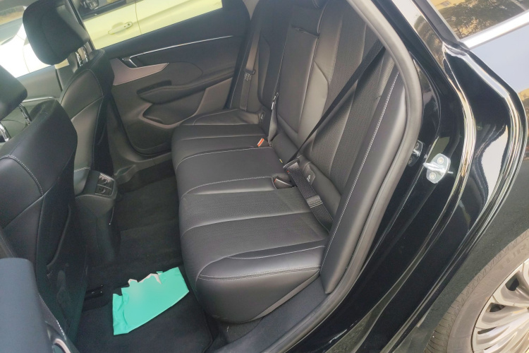 别克 君越 2023款 28T 越尊版中控内饰21