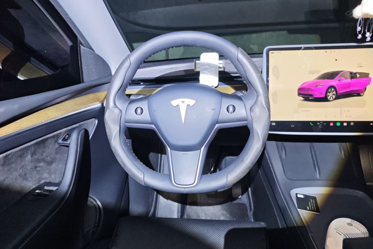 特斯拉 Model Y 2022款 改款 后轮驱动版中控内饰13