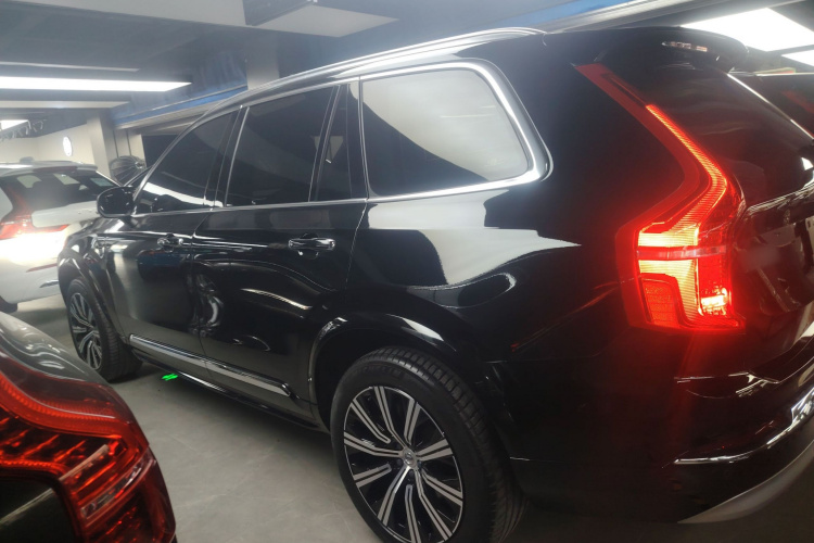 沃尔沃XC90 2022款 B6 智逸豪华版 7座车身外观4