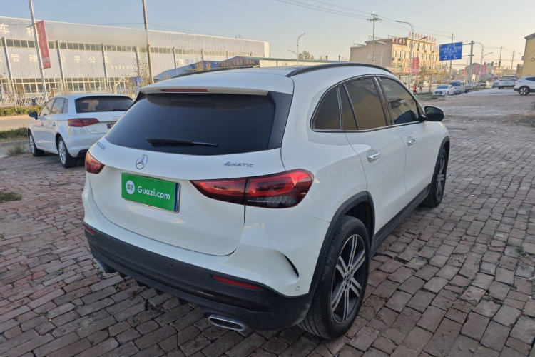 奔驰GLA 2023款 GLA 220 4MATIC车身外观7