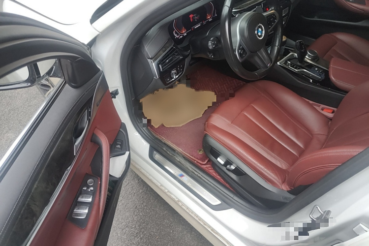 宝马5系 2020款 530Li 领先型 M运动套装中控内饰7003