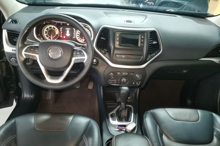 Jeep 自由光 2016款 2.4L 领先版中控内饰7002