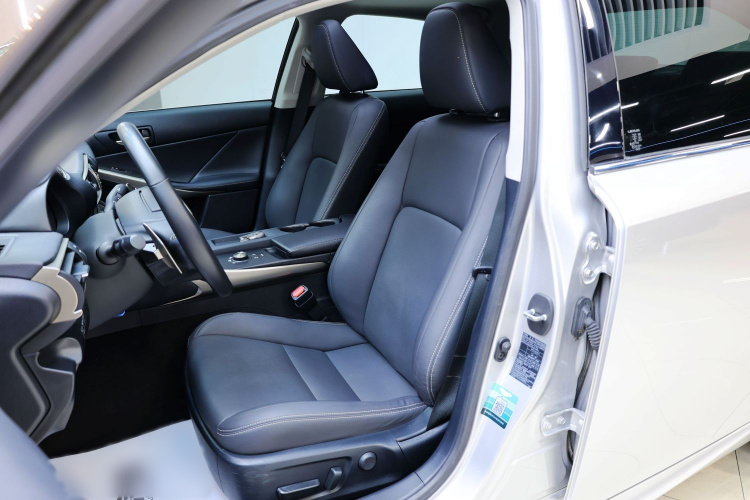 雷克萨斯IS 2017款 300 锋尚版中控内饰7006