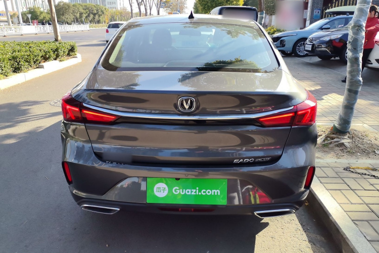 长安 逸动 2021款 PLUS 1.6L GDI 手动精英型车身外观6