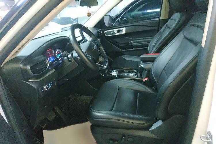 福特 探险者 2020款 EcoBoost 285 四驱风尚版 6座中控内饰19