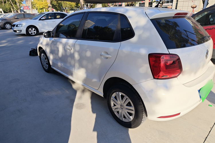 大众 Polo 2016款 1.4L 手动风尚型车身外观4