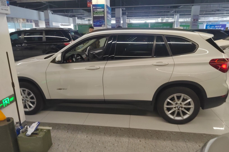 宝马X1 2018款 sDrive18Li 时尚型车身外观6003