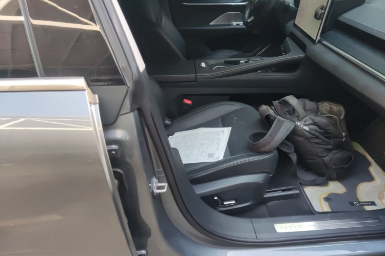 极氪001 2022款 超长续航单电机 WE版局部细节41