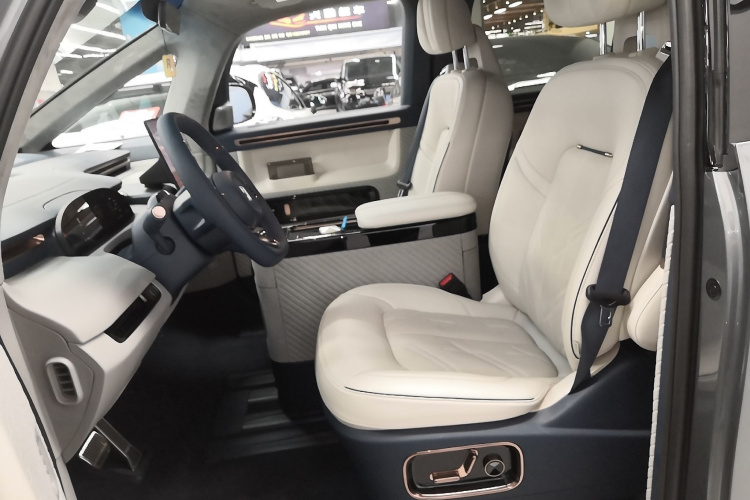 极氪MIX 2025款 长续航智驾版局部细节19