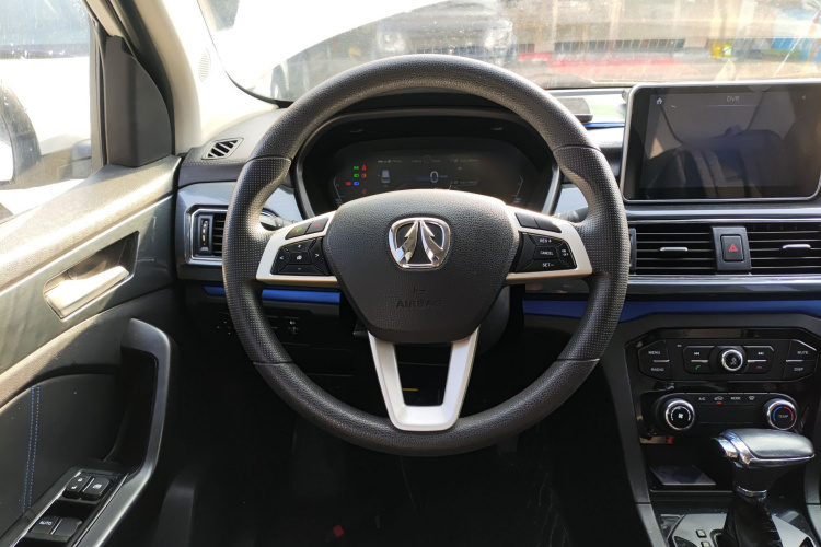 北汽威旺M60 2017款 1.5T CVT钻石版局部细节13