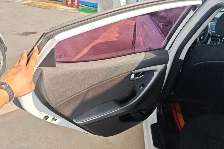 现代 朗动 2015款 1.6L 自动领先型中控内饰7008