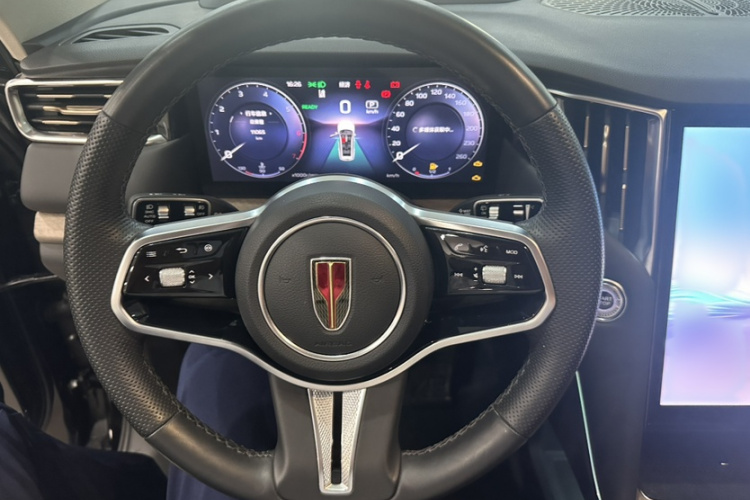 红旗HS7 2023款 2.0T 自动四驱旗畅版 六座中控内饰7002