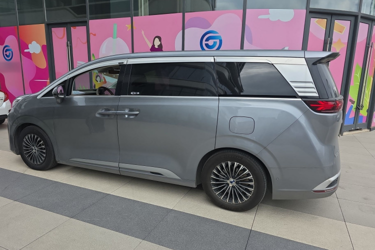 腾势D9 2022款 DM-i 970 四驱旗舰型车身外观4