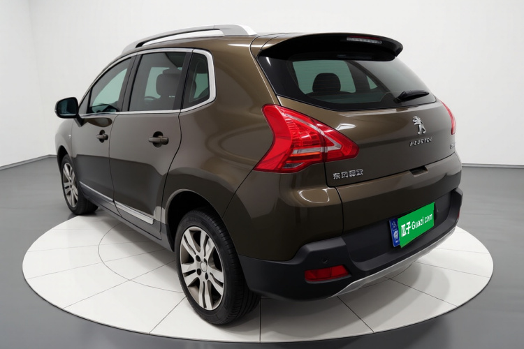 标致3008 2015款 2.0L 自动潮流版车身外观5