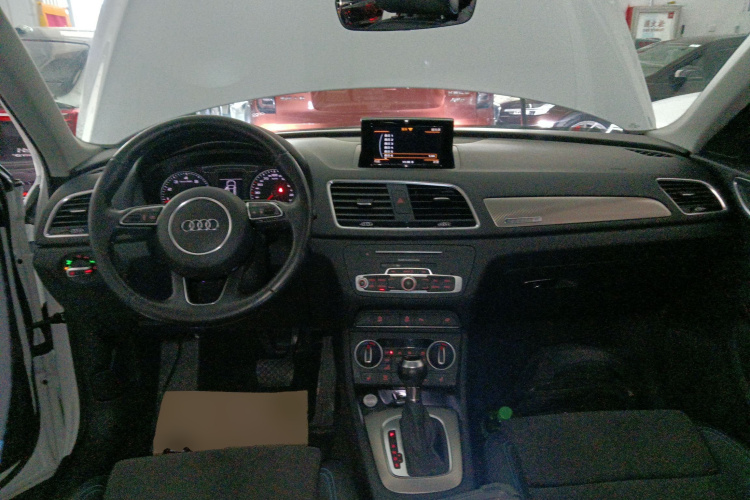 奥迪Q3 2016款 40 TFSI quattro 全时四驱运动型中控内饰12