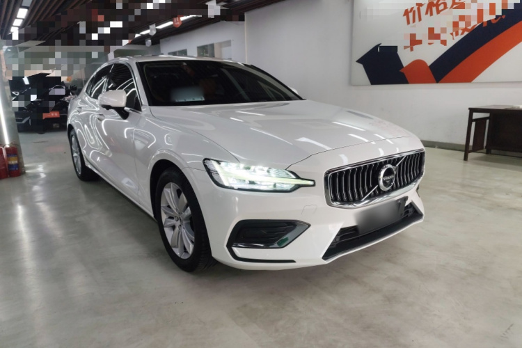 沃尔沃S60 2021款 T3 智行豪华版车身外观3