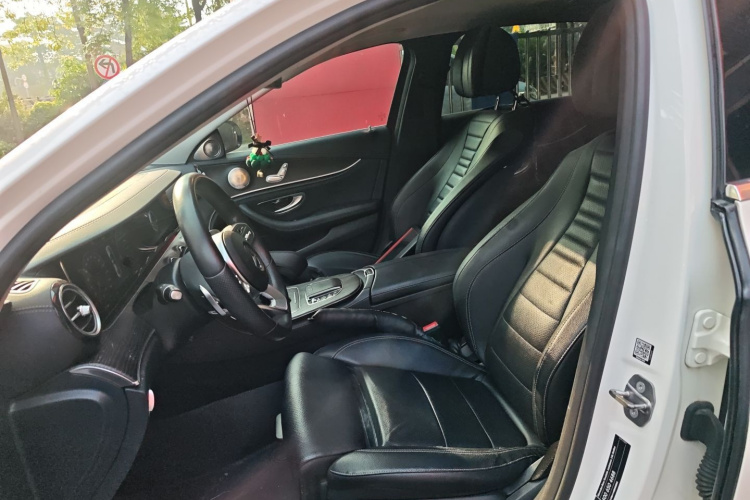 奔驰E级 2020款 E 260 L 运动型局部细节19