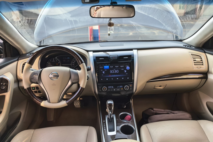 日产 天籁 2013款 2.0L XL舒适版中控内饰12