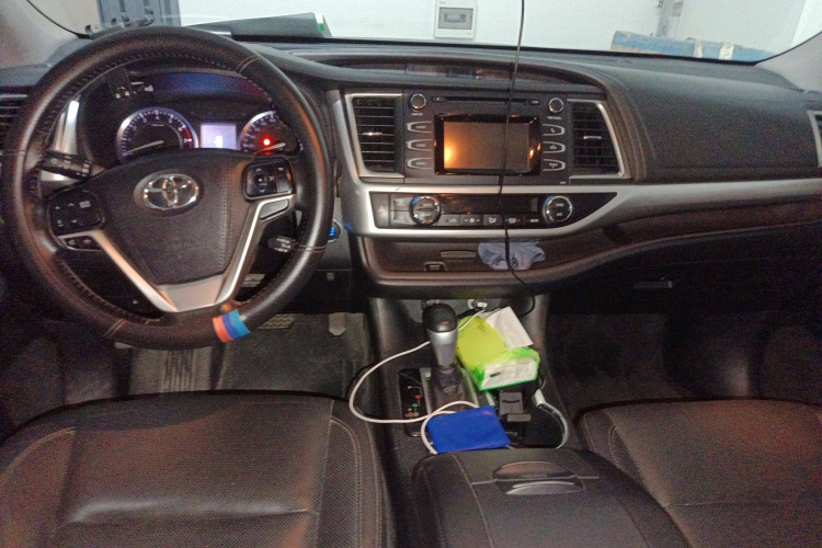 丰田 汉兰达 2015款 2.0T 四驱豪华版 7座中控内饰7002