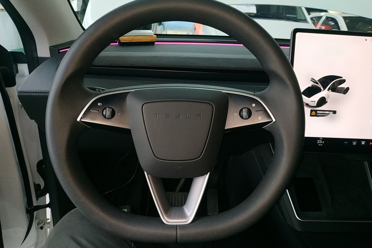 特斯拉 Model Y 2025款 长续航全轮驱动 首发版中控内饰13