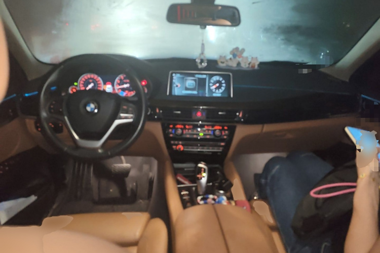 宝马X6 2017款 xDrive28i中控内饰12