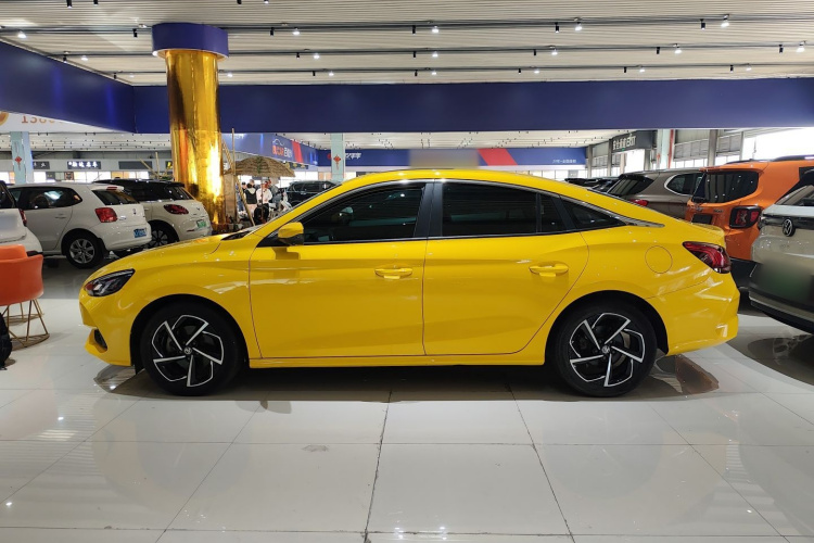 名爵 MG5 2021款 300TGI DCT青奢豪享版车身外观4