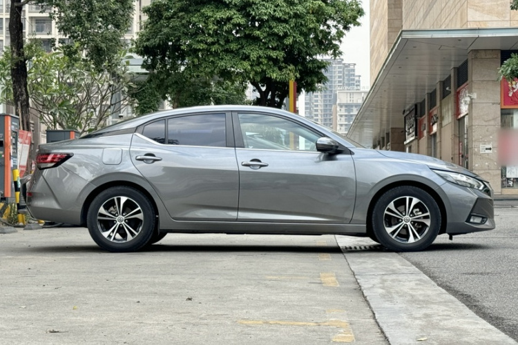 日产 轩逸 2021款 1.6L XL CVT智享版车身外观6011