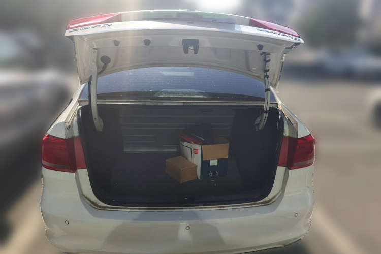 大众 桑塔纳 2015款 1.6L 手动舒适版中控内饰23