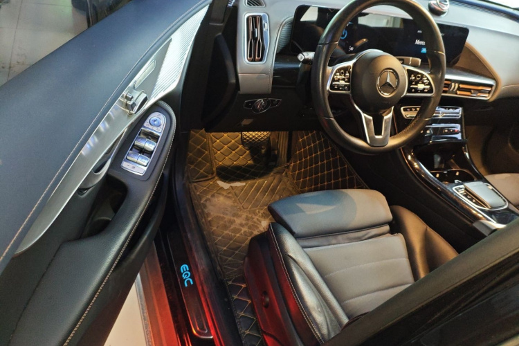 奔驰EQC 2022款 EQC 350 4MATIC中控内饰7003