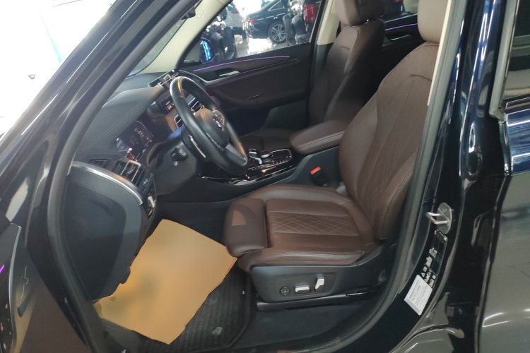 宝马X3 2023款 xDrive30i 领先型 M曜夜套装中控内饰19