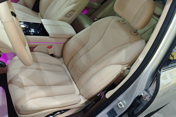 鸿蒙智行 问界M7 2024款 1.5T 智驾四驱Ultra版 5座中控内饰19