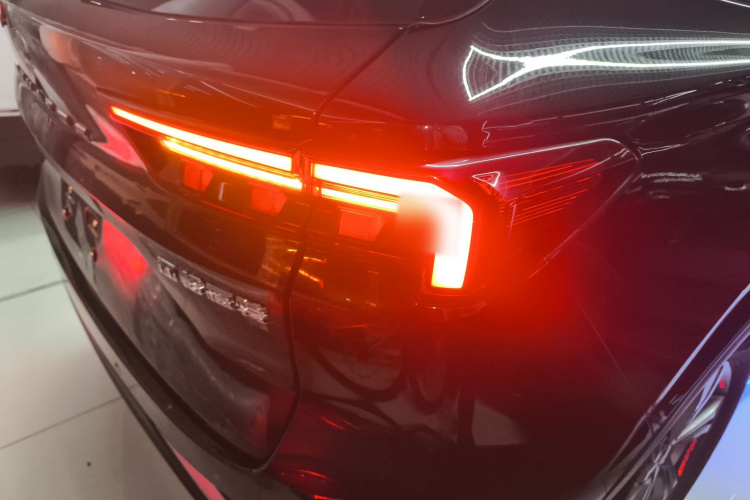 福特 领睿 2023款 EcoBoost 170 铂领型车身外观6006