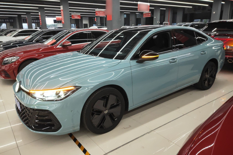 大众 帕萨特 2025款 Pro 380TSI 星空龙尊版车身外观6003