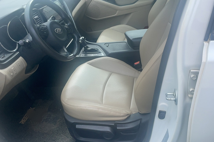 起亚K5 2015款 2.0L 自动GL局部细节19