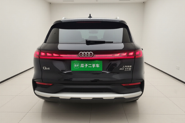 奥迪Q6 2024款 40 TFSI quattro 观云型 羽林套装 7座车身外观6